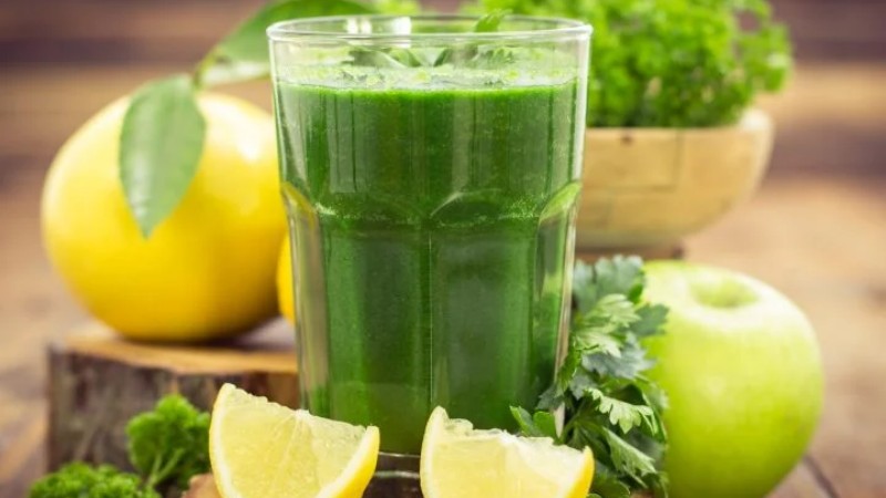 Parsley + Lemon detox fat burning drink